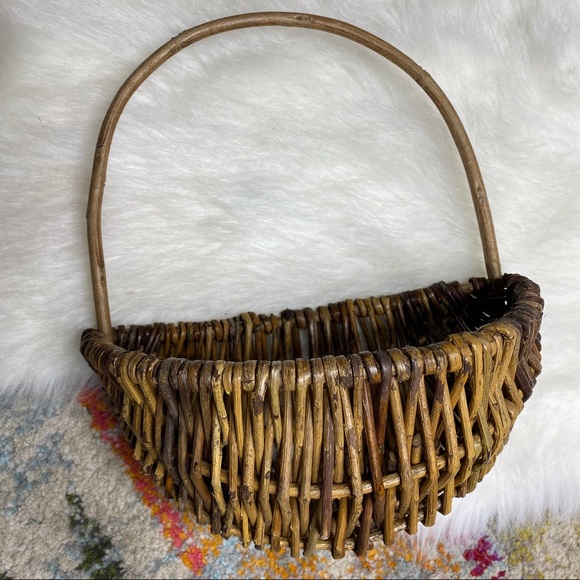 Vintage Hanging Wicker Basket Door Wall Art Wreath